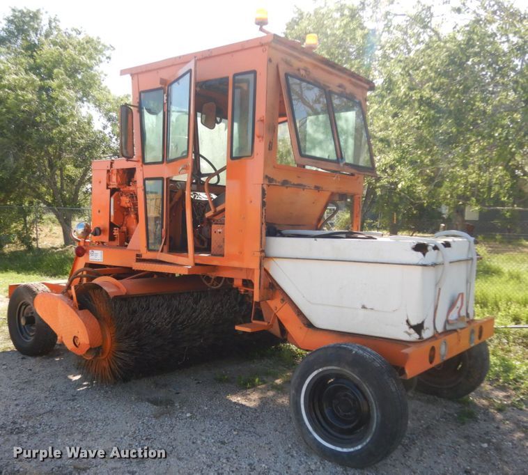 image for item DM2990 Full-Vision 28-1102A  broom