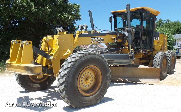 image for item DM3023 2007 John Deere 770D  motor grader