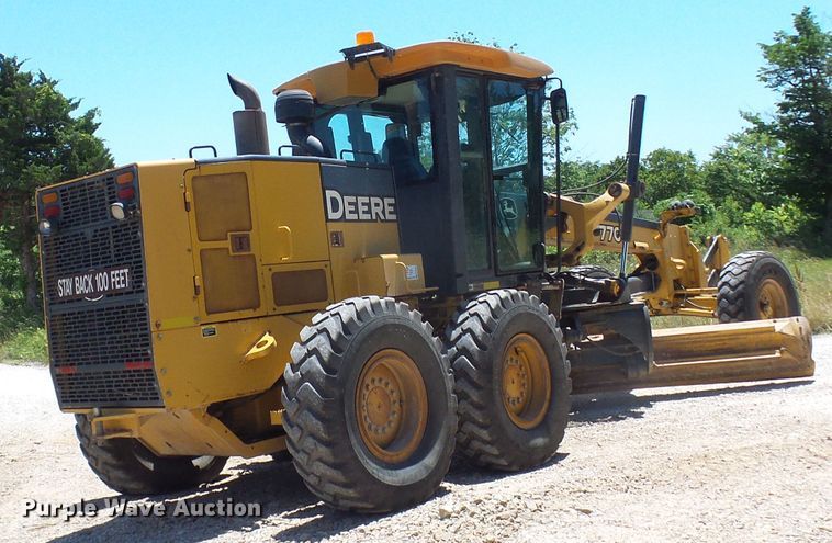 image for item DM3023 2007 John Deere 770D  motor grader