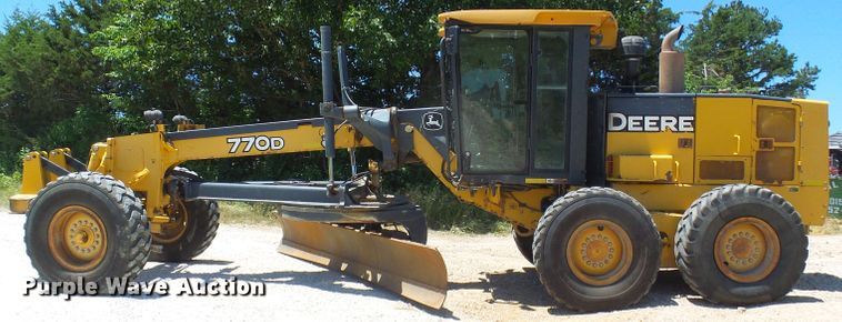 image for item DM3023 2007 John Deere 770D  motor grader