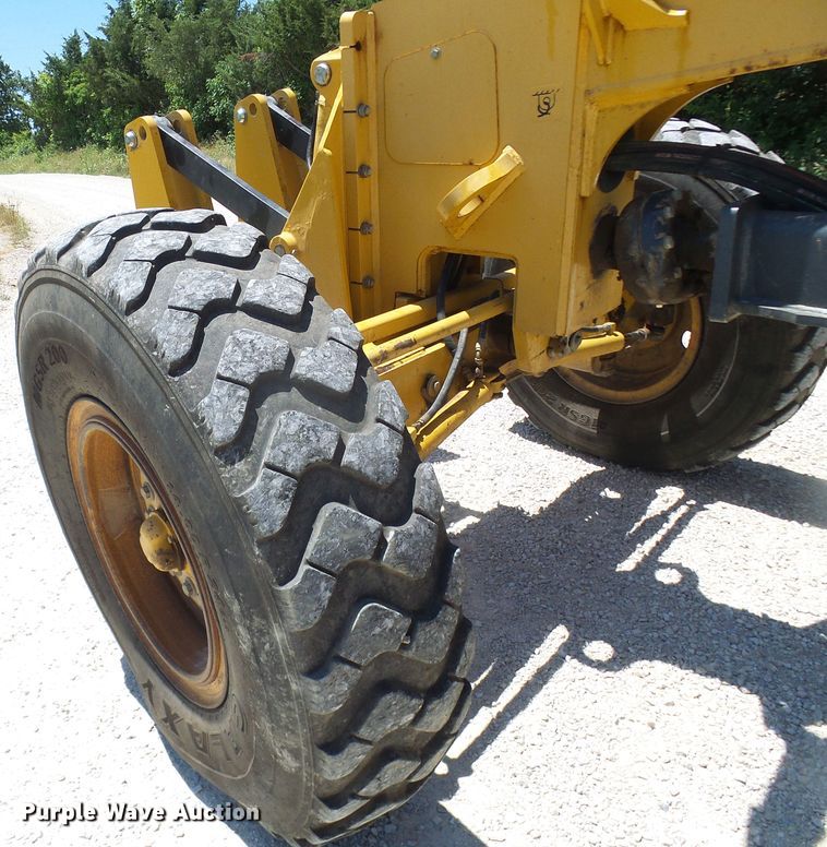 image for item DM3023 2007 John Deere 770D  motor grader