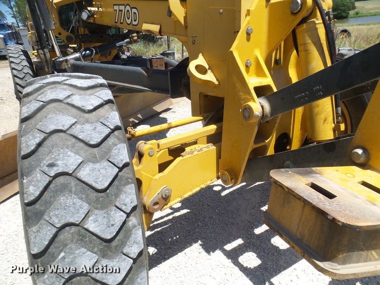image for item DM3023 2007 John Deere 770D  motor grader
