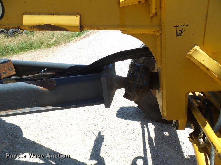 image for item DM3023 2007 John Deere 770D  motor grader