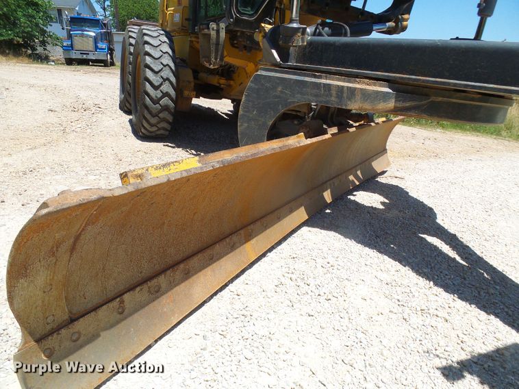 image for item DM3023 2007 John Deere 770D  motor grader