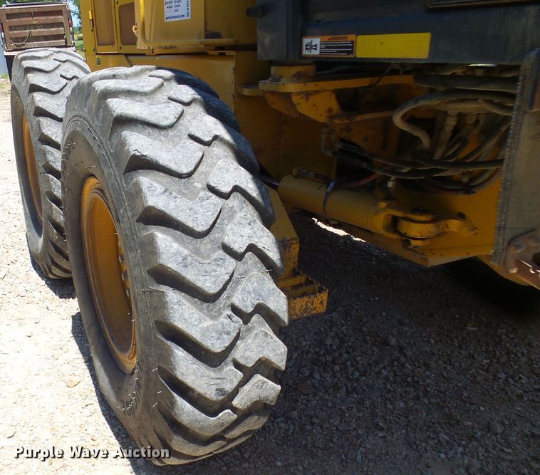 image for item DM3023 2007 John Deere 770D  motor grader