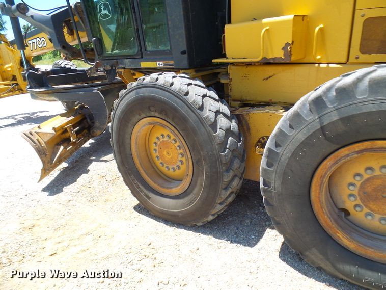 image for item DM3023 2007 John Deere 770D  motor grader