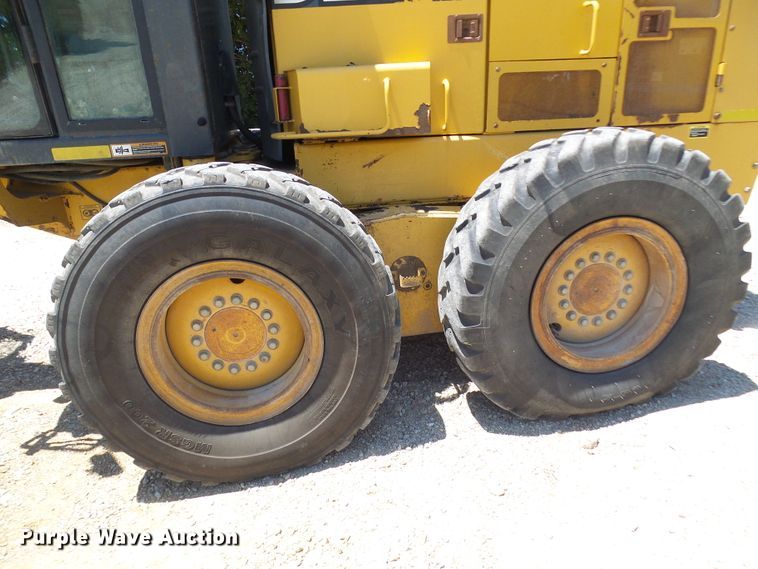 image for item DM3023 2007 John Deere 770D  motor grader