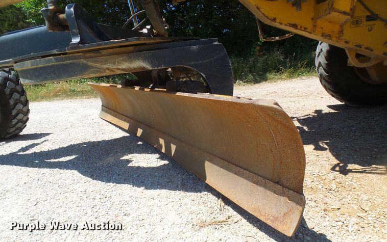 image for item DM3023 2007 John Deere 770D  motor grader