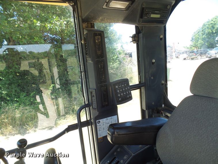 image for item DM3023 2007 John Deere 770D  motor grader