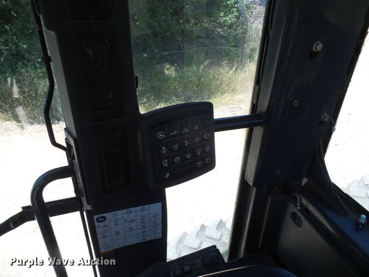 image for item DM3023 2007 John Deere 770D  motor grader