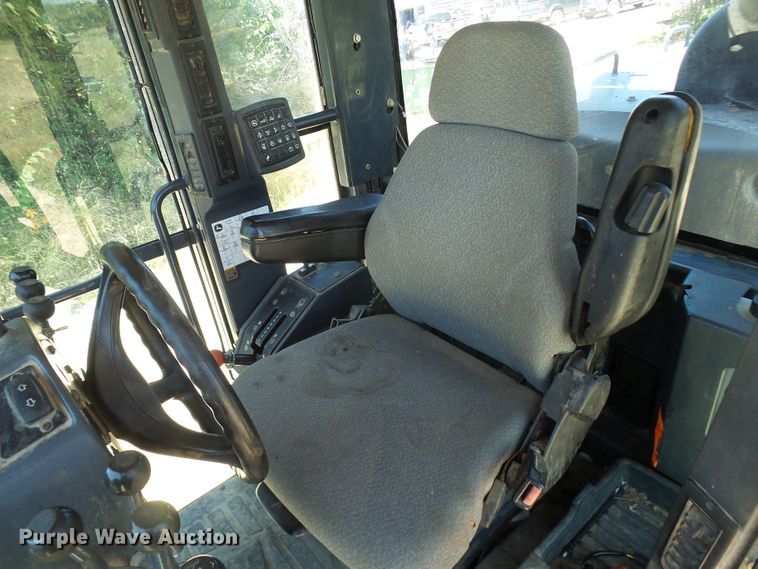 image for item DM3023 2007 John Deere 770D  motor grader