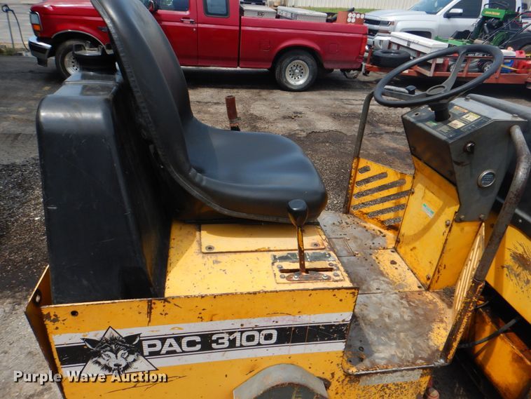 image for item DM3825 Wolf Pac 3100  double drum vibratory roller