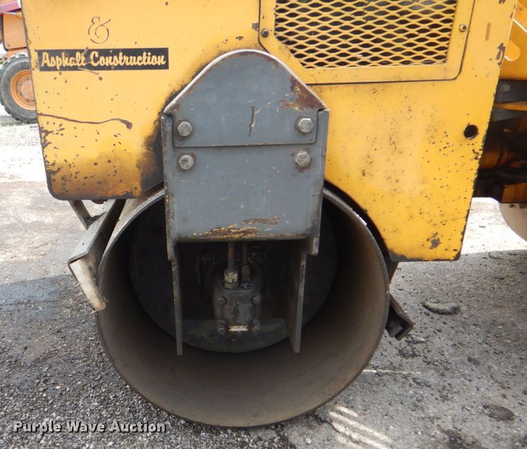 image for item DM3825 Wolf Pac 3100  double drum vibratory roller