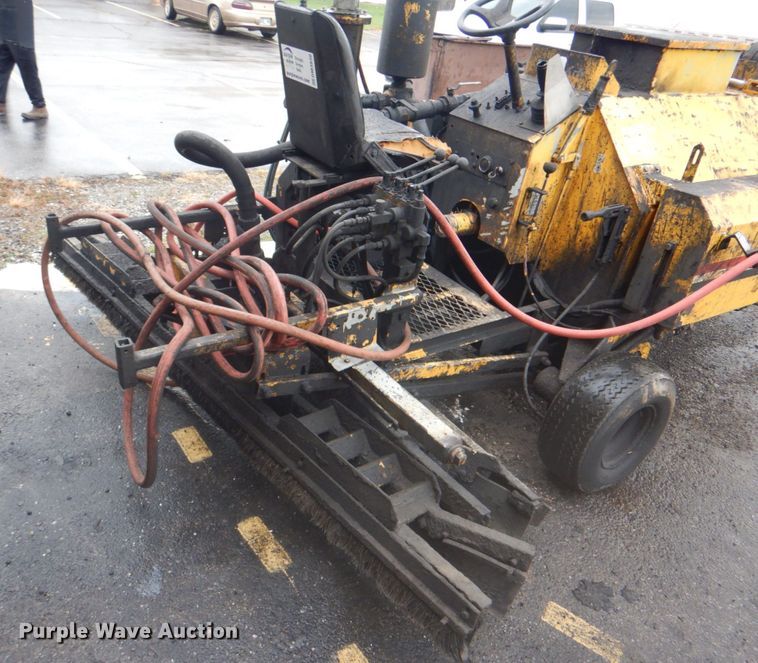 image for item DM3830 Anders Manufacturing 325R  seal coat machine