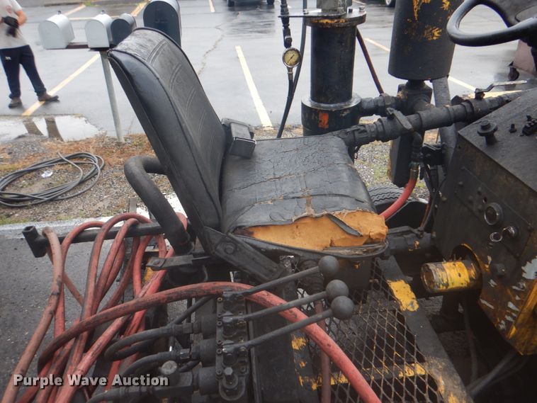 image for item DM3830 Anders Manufacturing 325R  seal coat machine