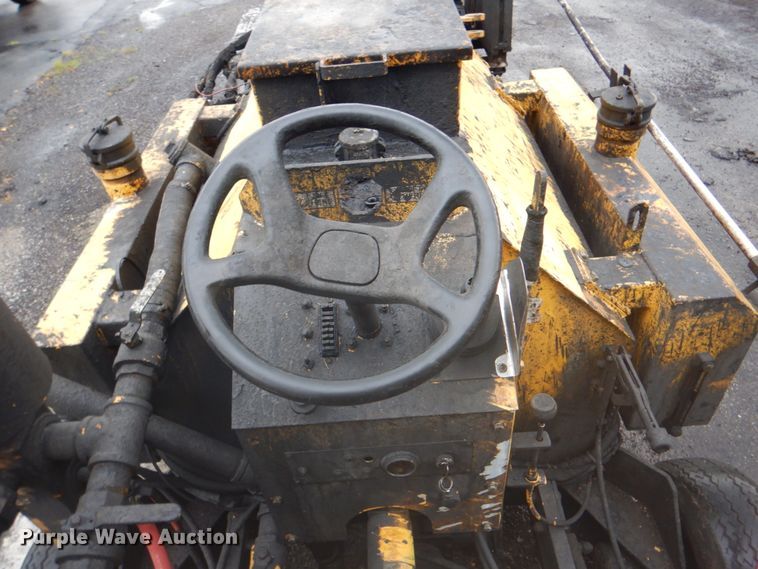 image for item DM3830 Anders Manufacturing 325R  seal coat machine