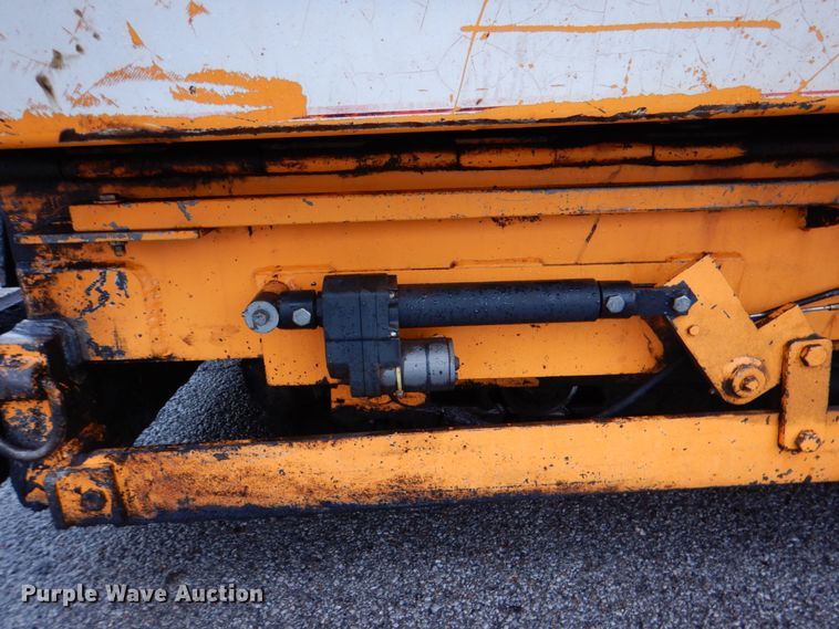 image for item DM3831 LeeBoy L8500T  paver