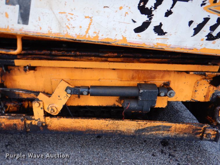 image for item DM3831 LeeBoy L8500T  paver