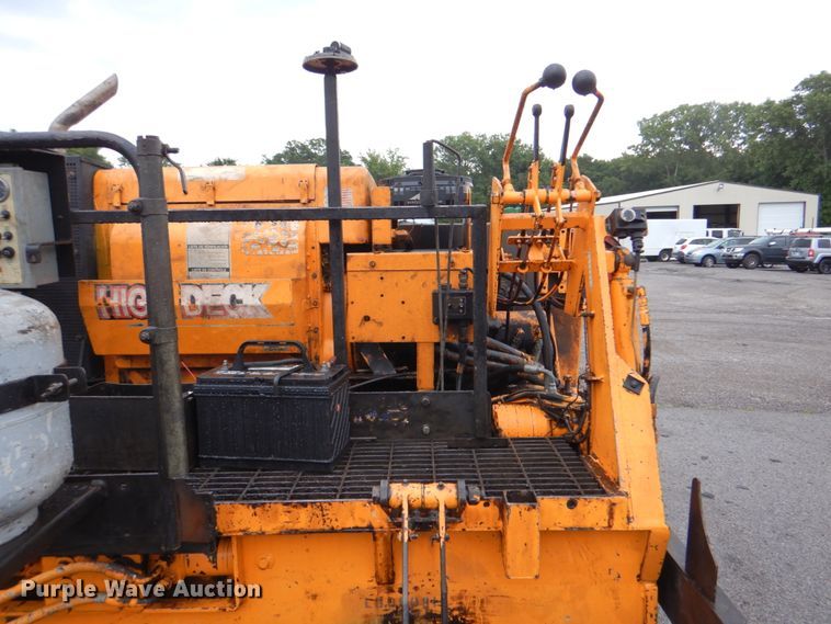 image for item DM3831 LeeBoy L8500T  paver