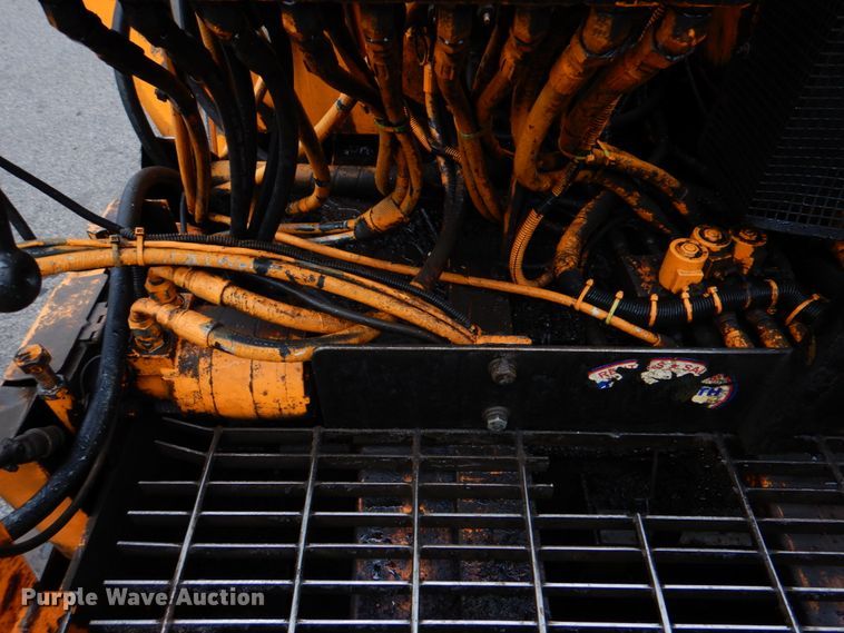 image for item DM3831 LeeBoy L8500T  paver