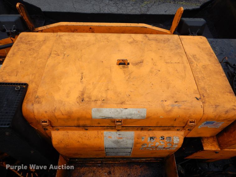 image for item DM3831 LeeBoy L8500T  paver