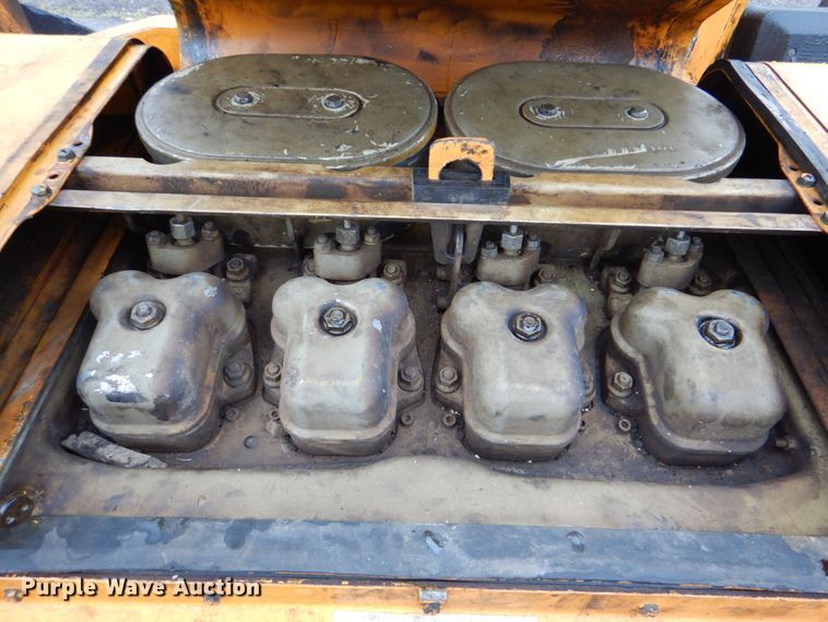 image for item DM3831 LeeBoy L8500T  paver