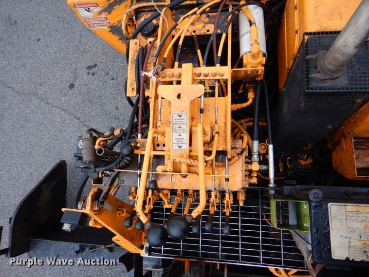 image for item DM3831 LeeBoy L8500T  paver