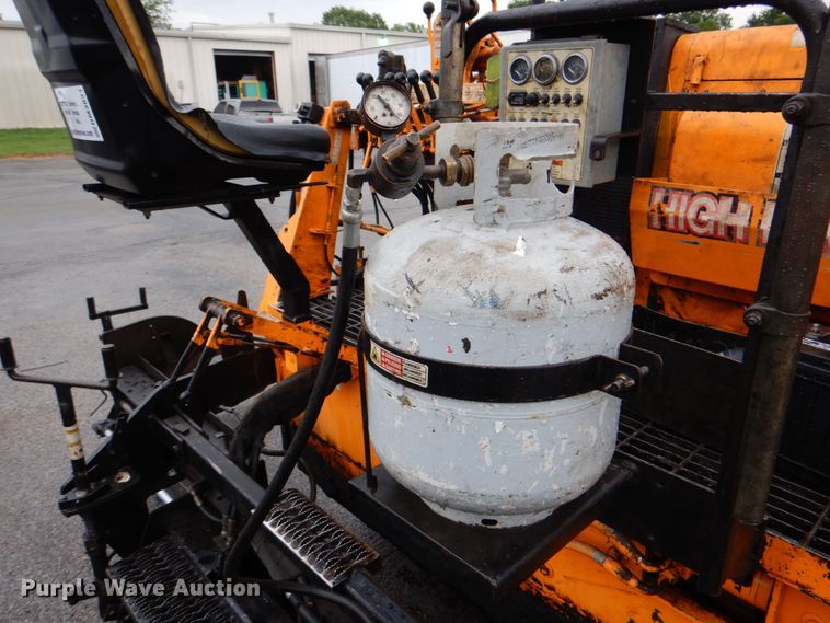 image for item DM3831 LeeBoy L8500T  paver