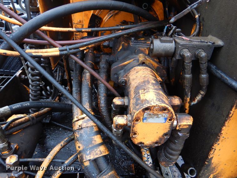 image for item DM3831 LeeBoy L8500T  paver