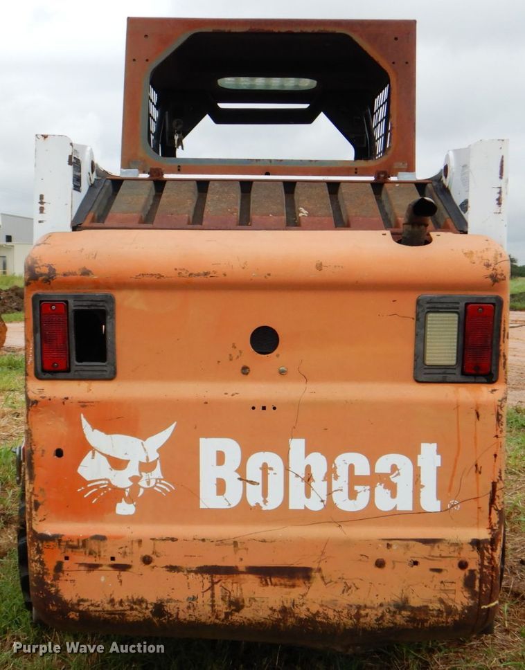 image for item DM3833 1999 Bobcat 753  skid steer loader