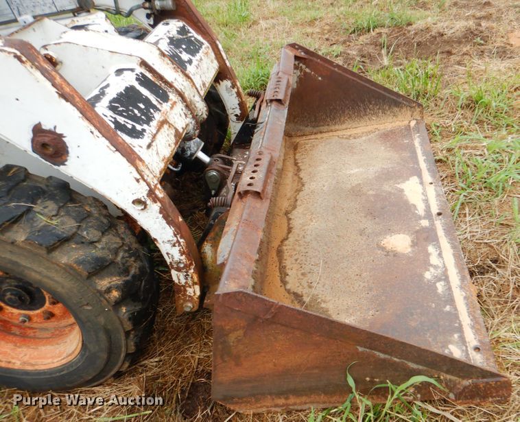image for item DM3833 1999 Bobcat 753  skid steer loader