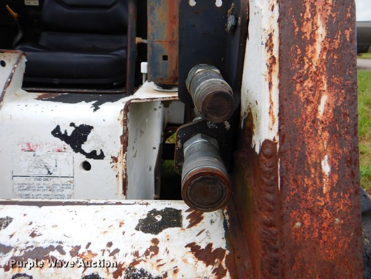 image for item DM3833 1999 Bobcat 753  skid steer loader