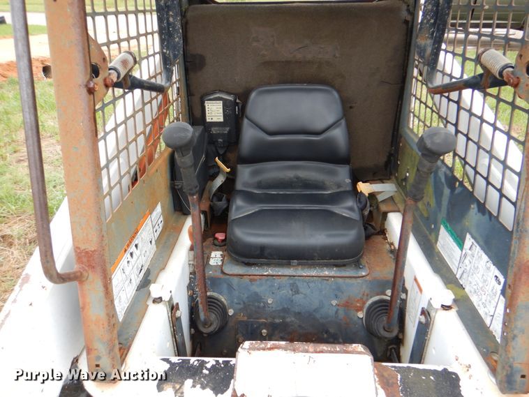 image for item DM3833 1999 Bobcat 753  skid steer loader