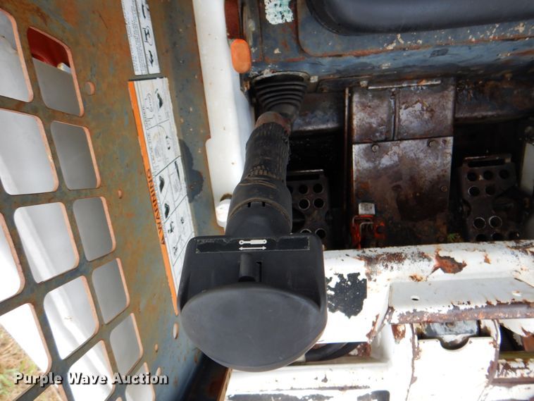 image for item DM3833 1999 Bobcat 753  skid steer loader