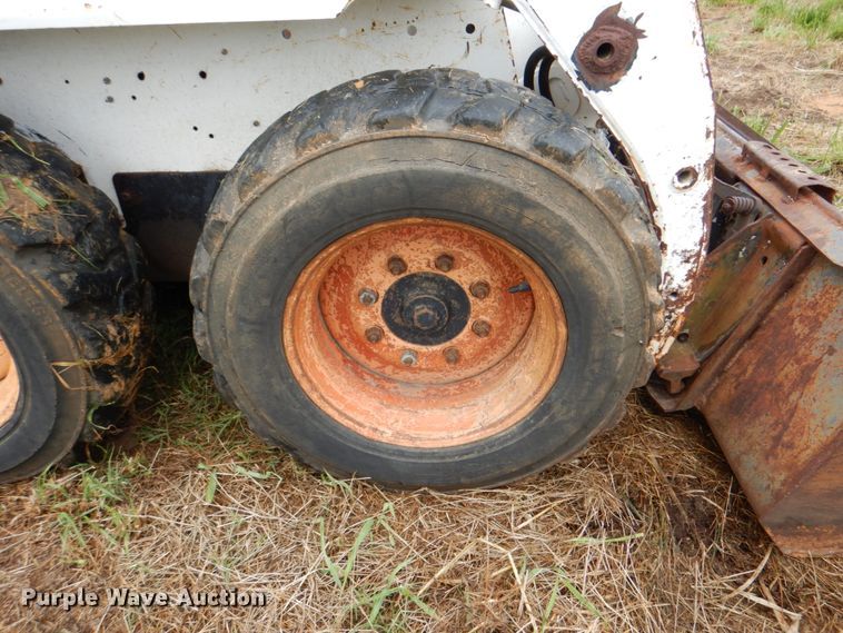image for item DM3833 1999 Bobcat 753  skid steer loader