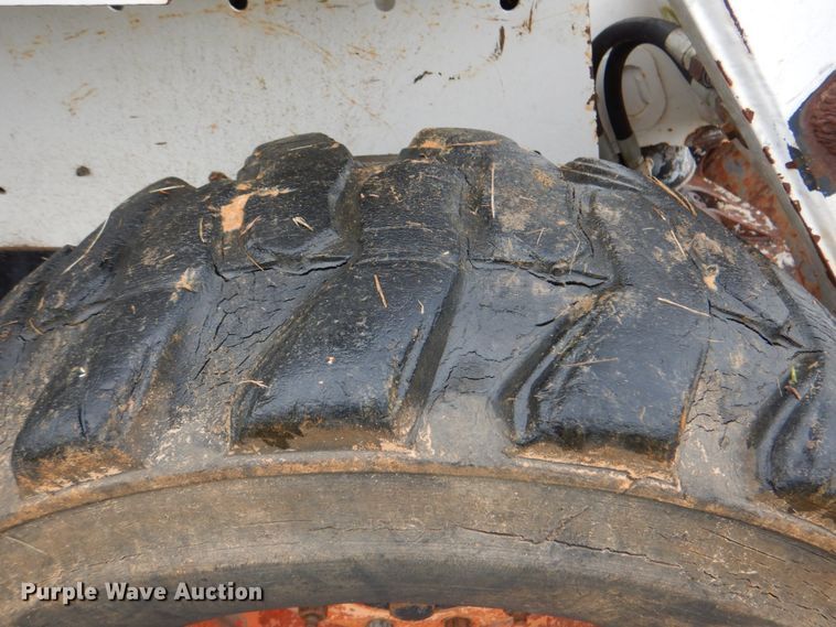 image for item DM3833 1999 Bobcat 753  skid steer loader