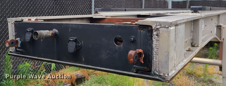 image for item DM8735 2005 Vantage  end dump trailer chasis