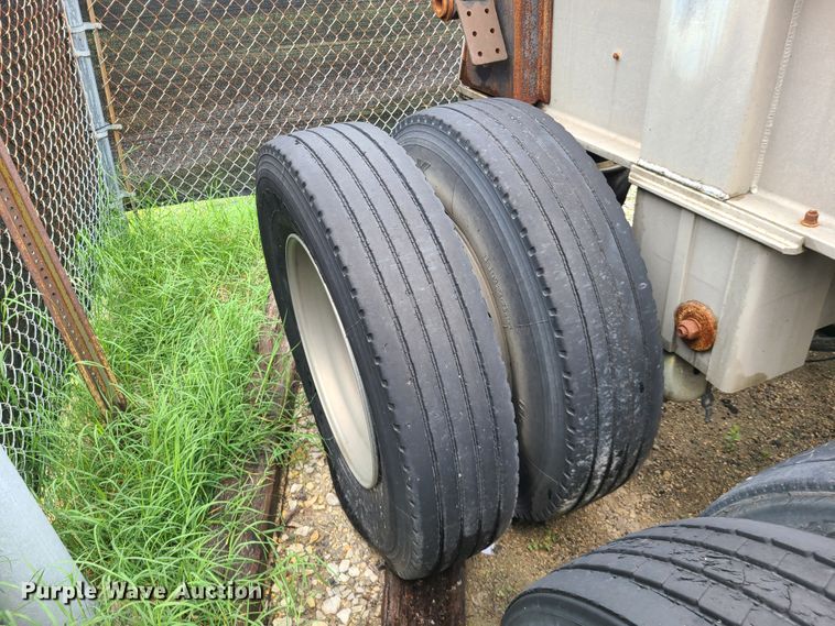 image for item DM8735 2005 Vantage  end dump trailer chasis