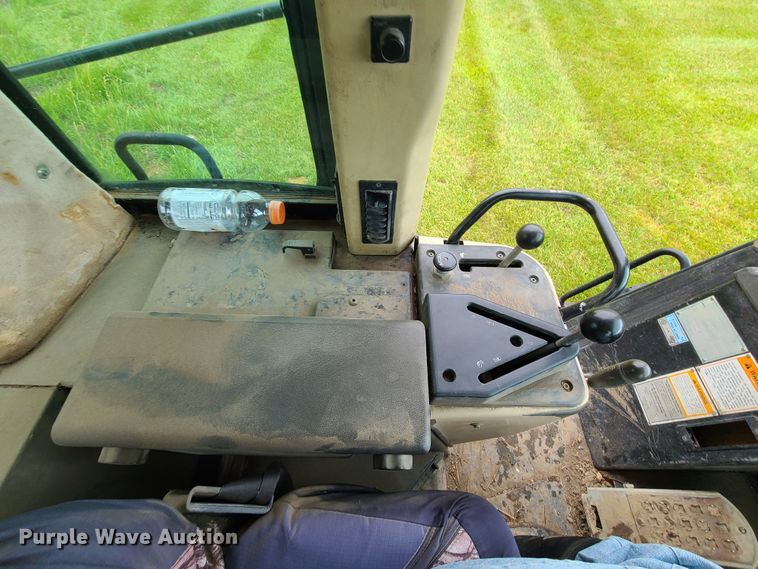 image for item DM8741 2001 Caterpillar 953C  track loader