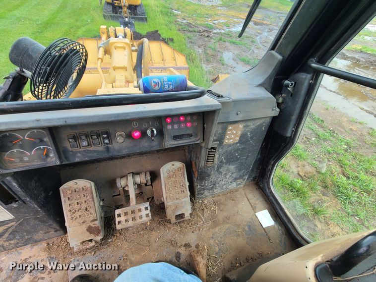 image for item DM8741 2001 Caterpillar 953C  track loader