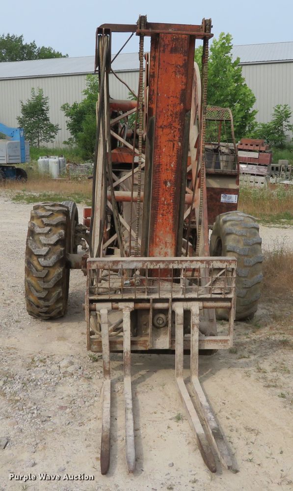 image for item DN5935 1969 Lull 7C2-31  telehandler