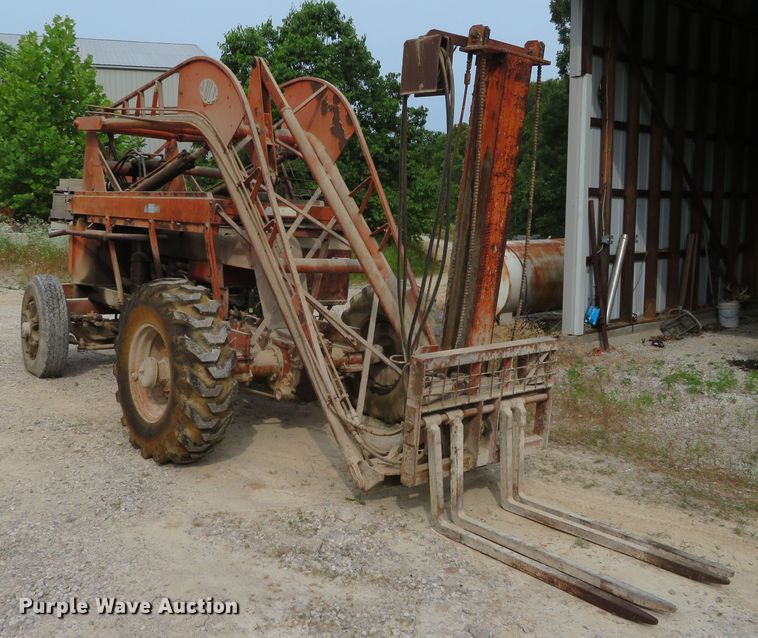 image for item DN5935 1969 Lull 7C2-31  telehandler