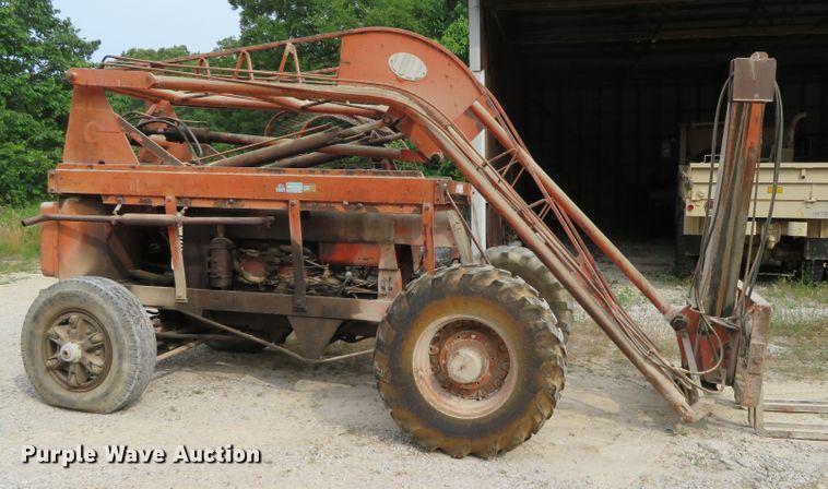 image for item DN5935 1969 Lull 7C2-31  telehandler