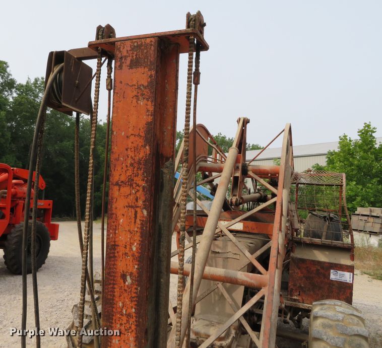 image for item DN5935 1969 Lull 7C2-31  telehandler