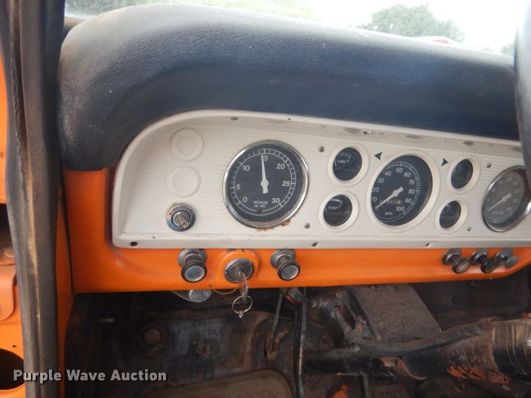 image for item FI9126 1971 Ford 700  dump flatbed truck