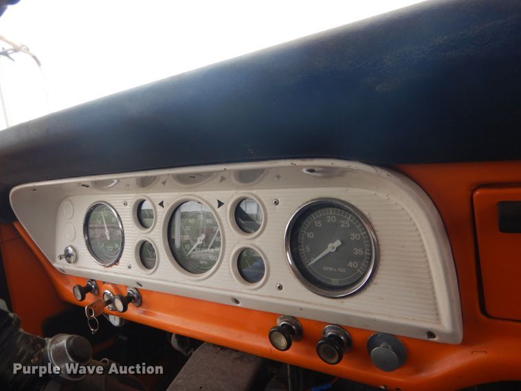 image for item FI9126 1971 Ford 700  dump flatbed truck