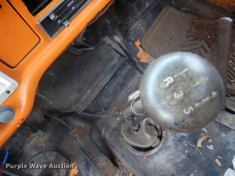 image for item FI9126 1971 Ford 700  dump flatbed truck