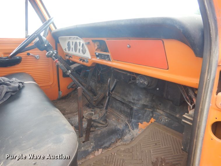 image for item FI9126 1971 Ford 700  dump flatbed truck