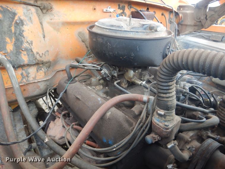 image for item FI9126 1971 Ford 700  dump flatbed truck