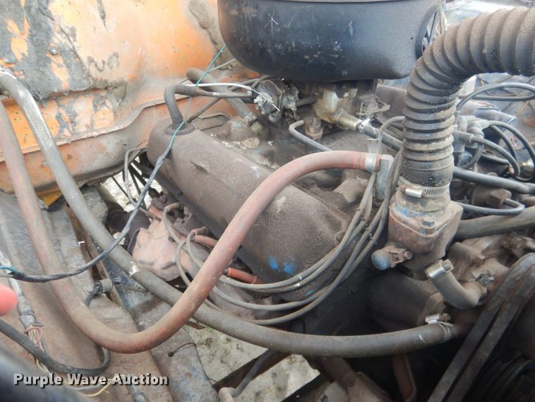 image for item FI9126 1971 Ford 700  dump flatbed truck